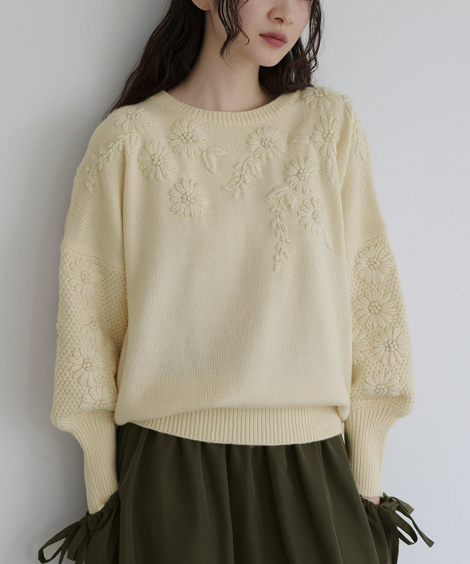 somari imagination花柄手刺繍ニット』