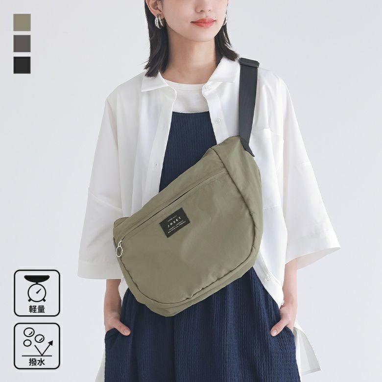 軽量ポリエステルショルダーバッグ