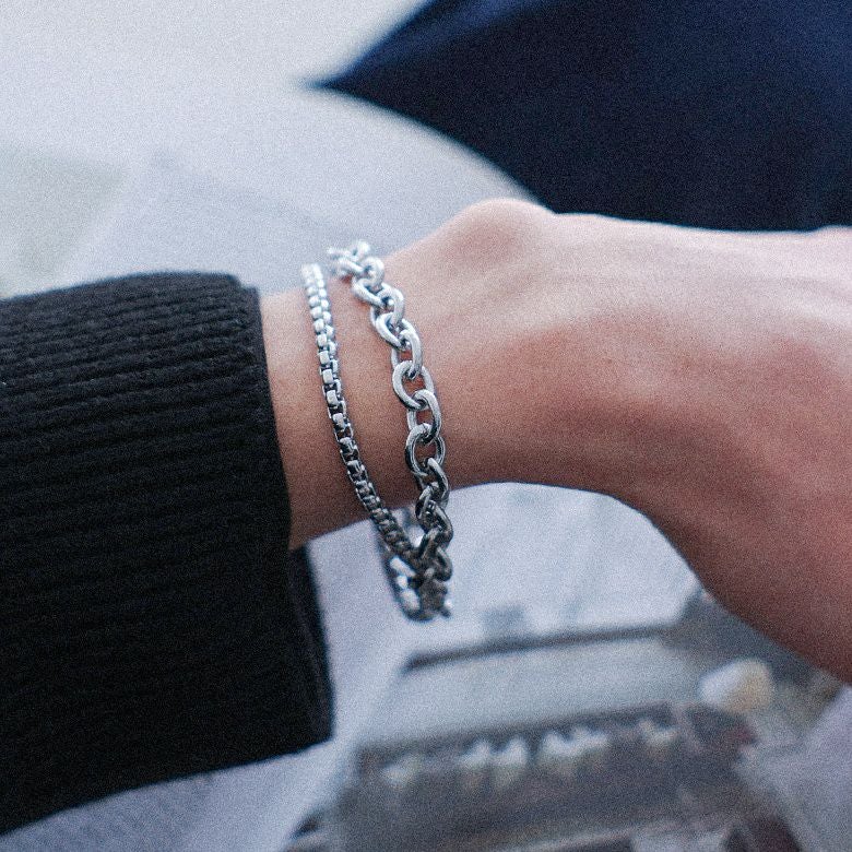 二連チェーンブレスレット