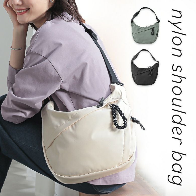 ナイロンショルダーバッグ