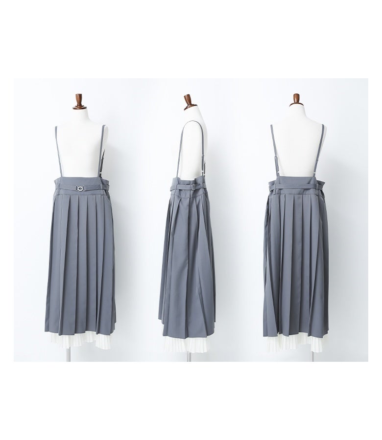 サスペンダープリーツキャミワンピースの製品フォルム。ハイウエストベルト、ボックスプリーツ、シフォンの裾重なりが全方向に立体感のある美シルエットを保ちます。