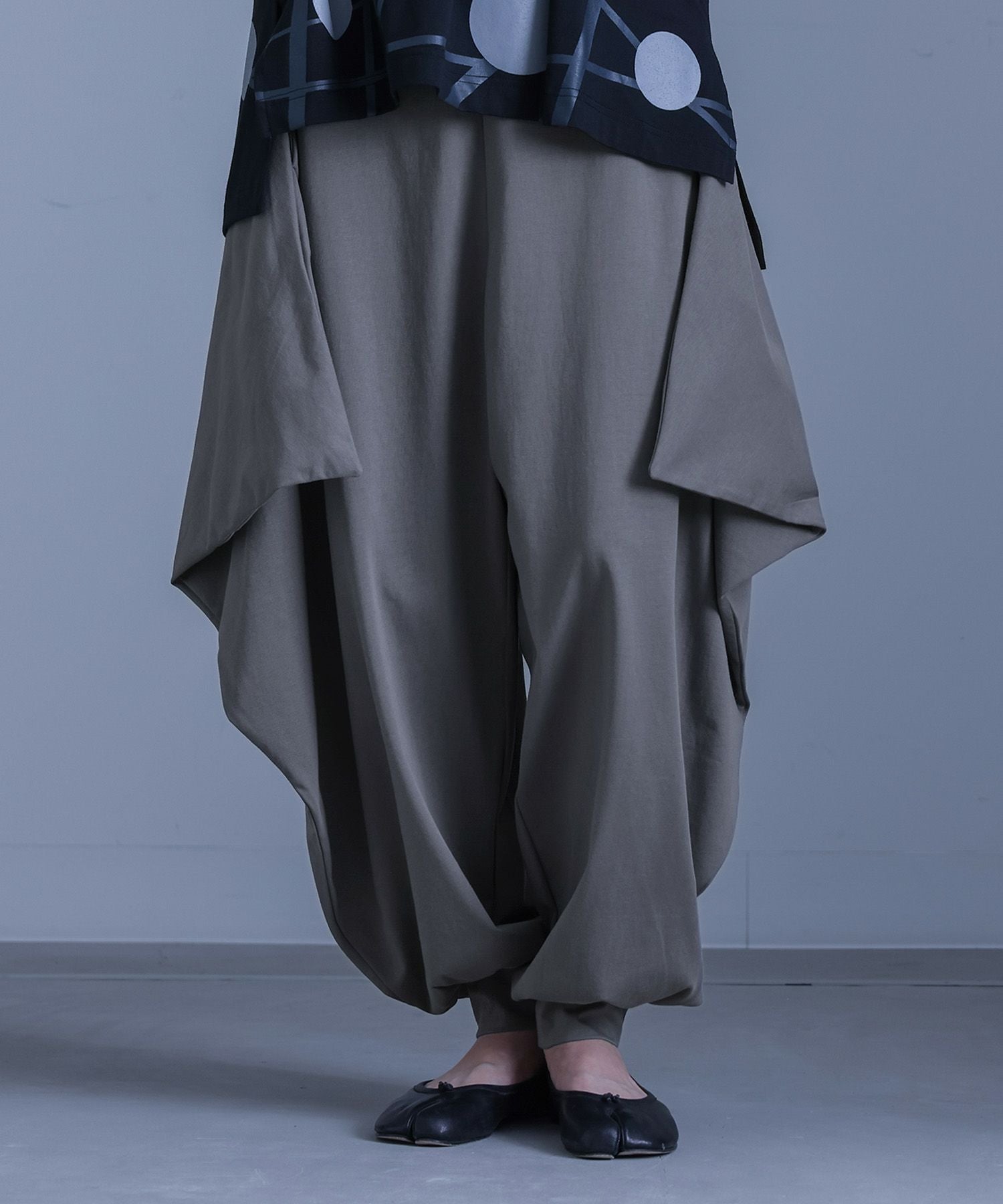 kOhAKU変形サルエルパンツ』