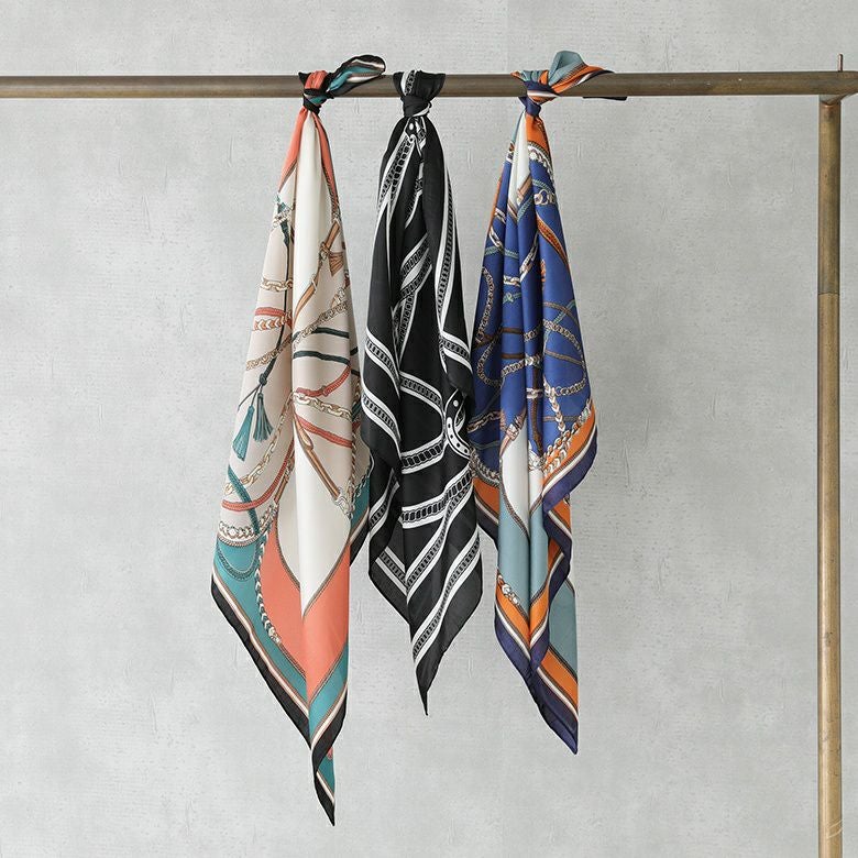 大判総柄スカーフ