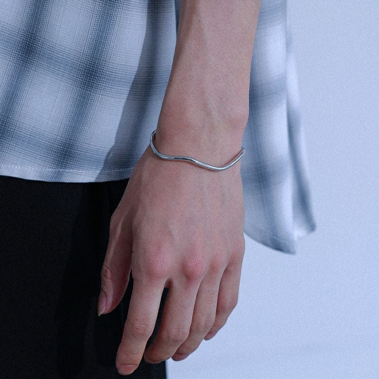 MDR(エムディアール)ウェーブバングル