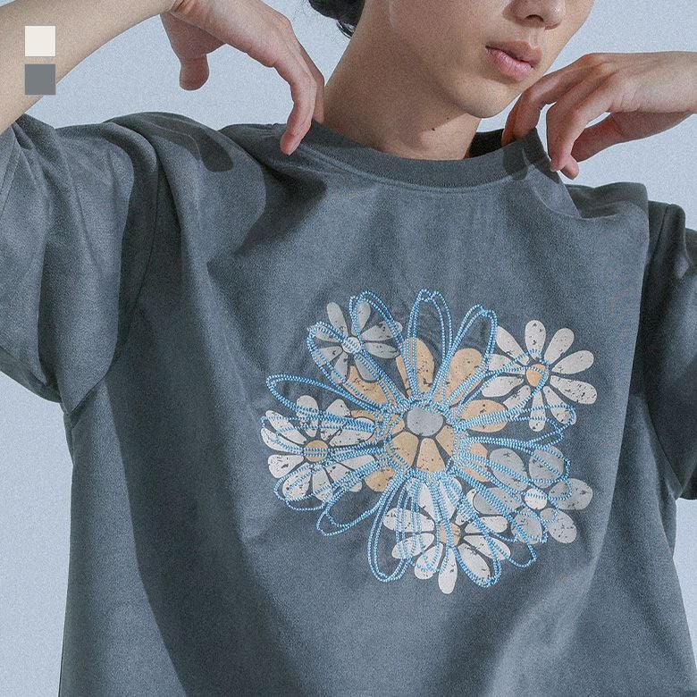 フラワープリント刺繍Ｔシャツ