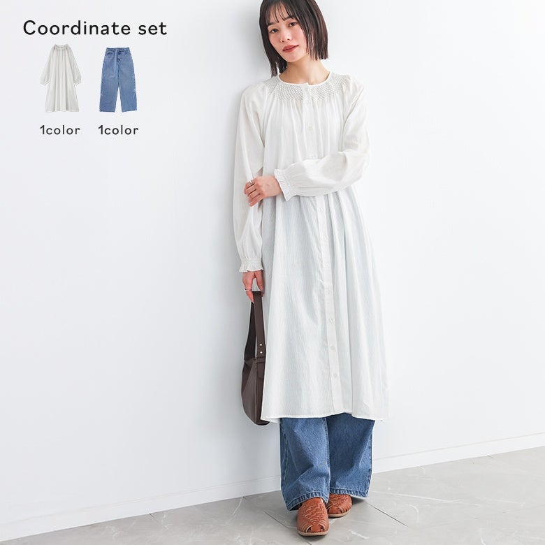 スモッキング刺繍ストライプワンピース×花柄モチーフストレートデニムパンツコーデ2点SET