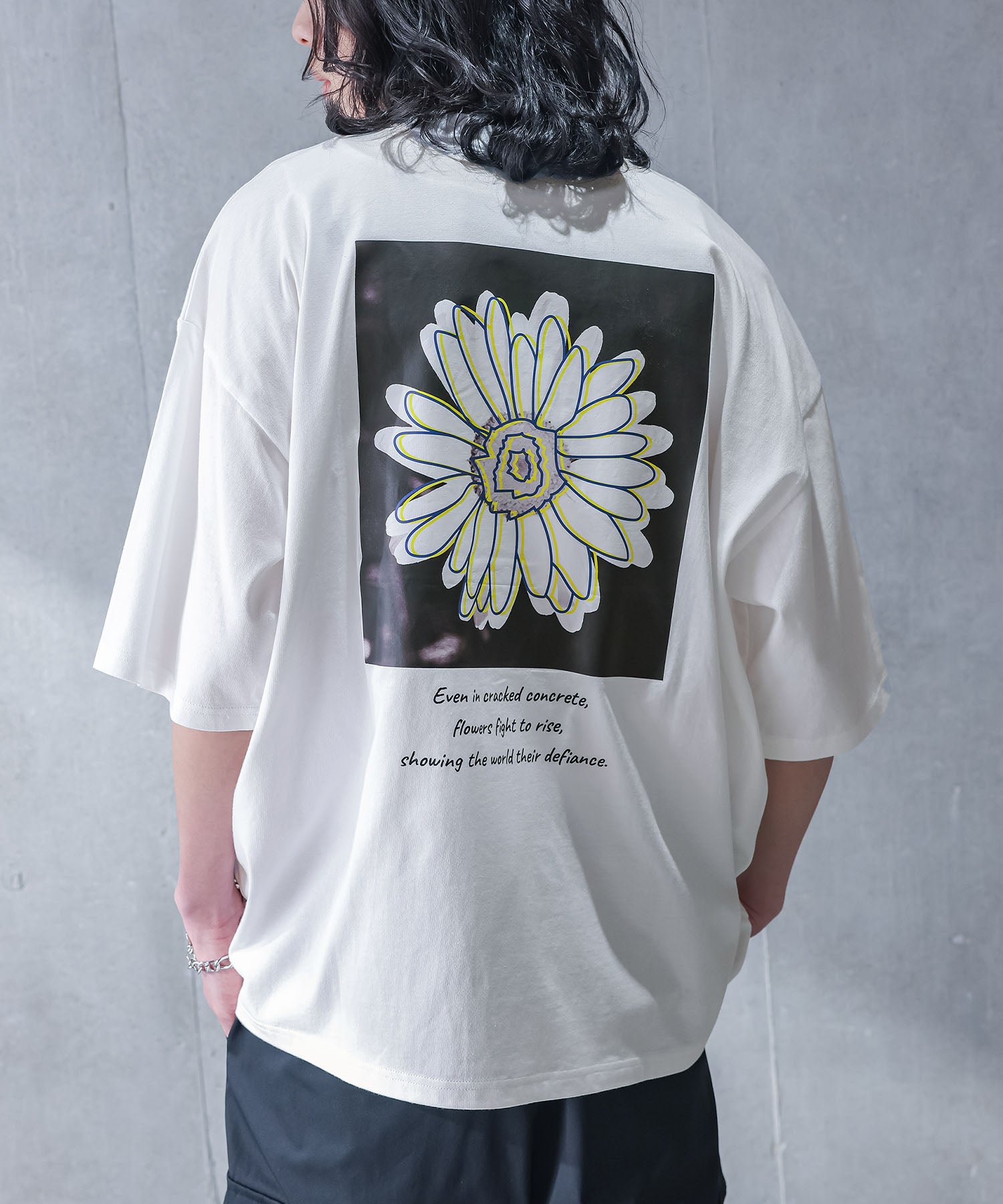 MDRフラワードローイングオーバーサイズ半袖Tシャツ』