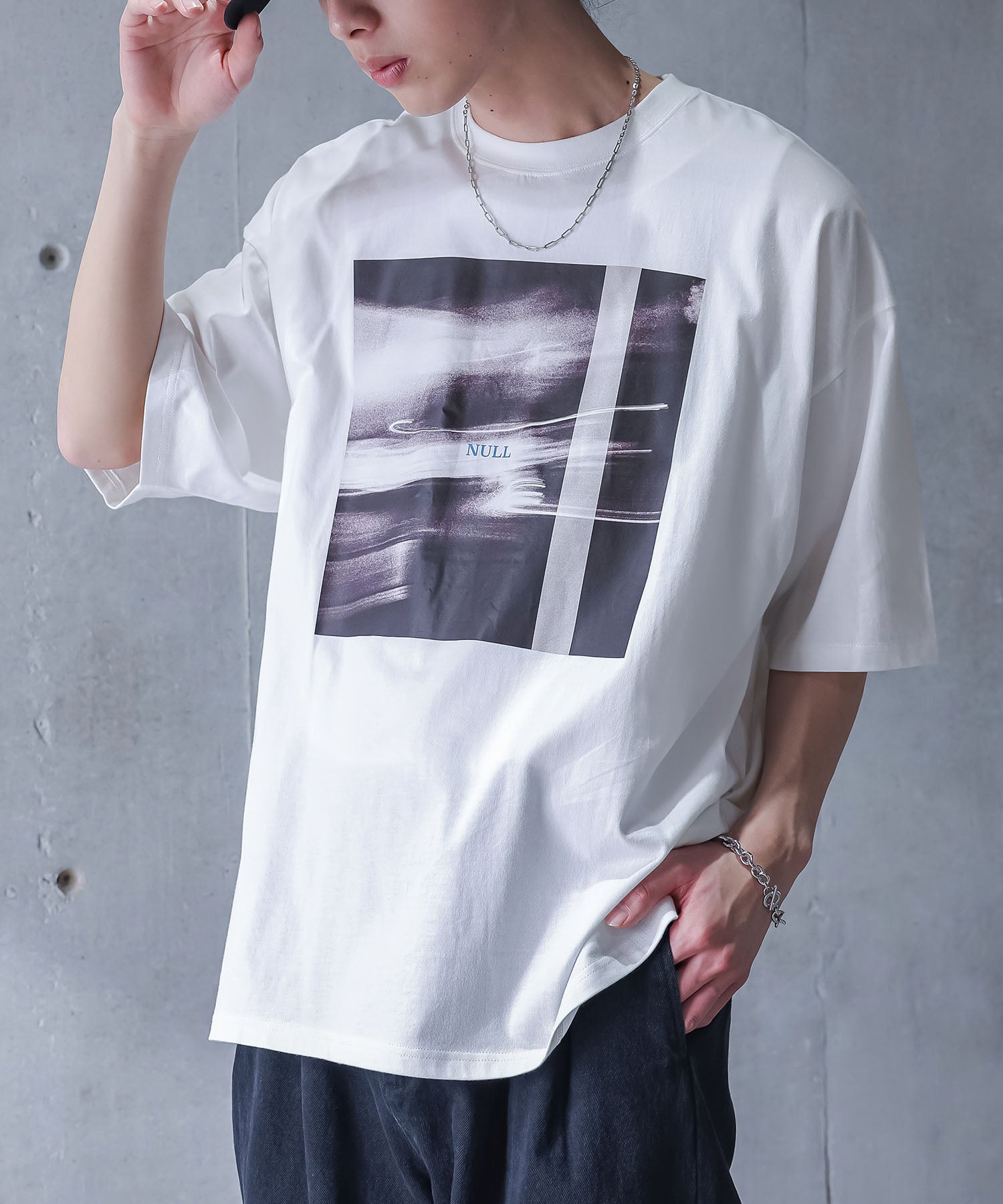 MDRマルチグラフィック柄オーバーサイズ半袖Tシャツ』