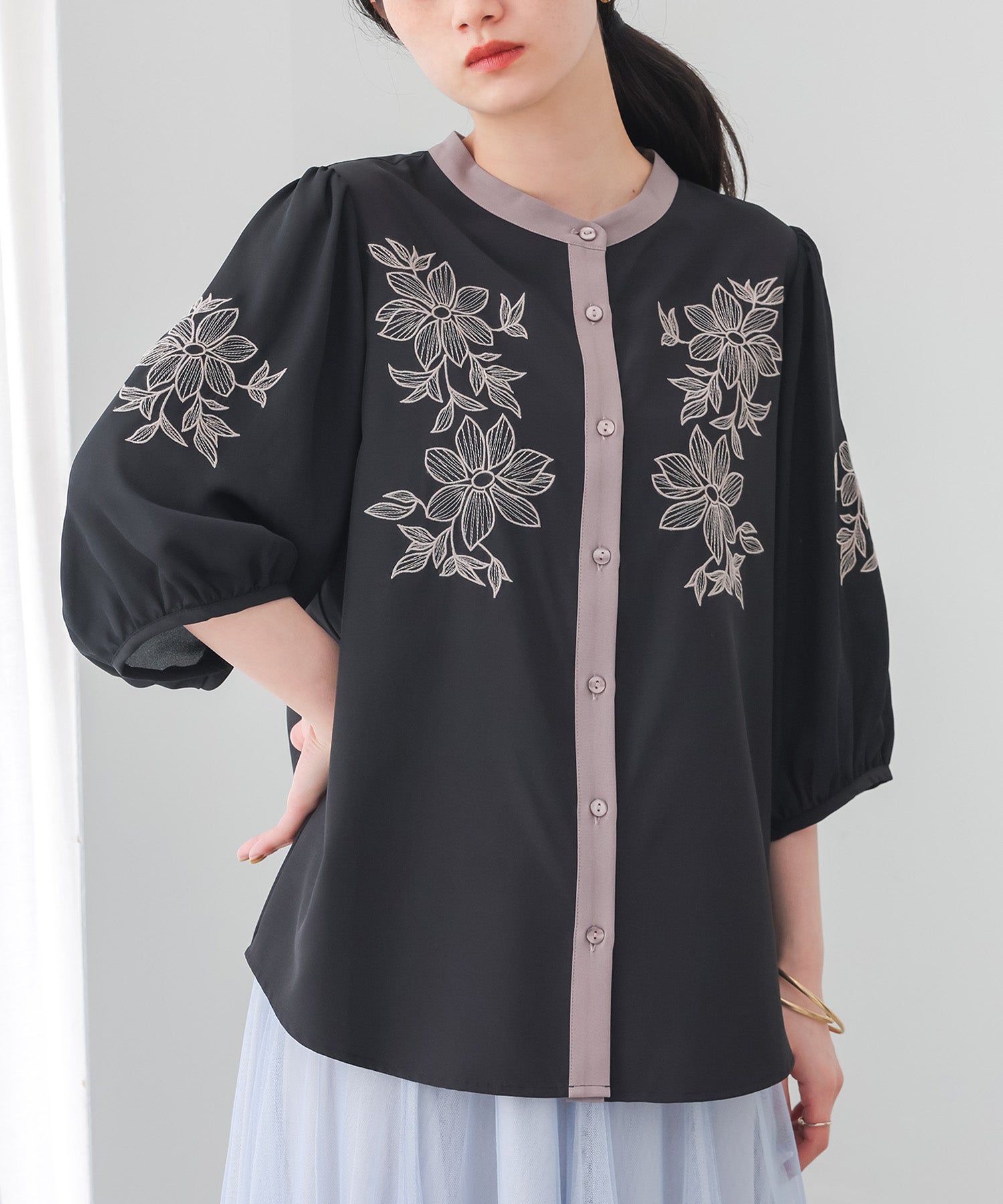 somari imagination配色刺繍バンドカラーブラウス』