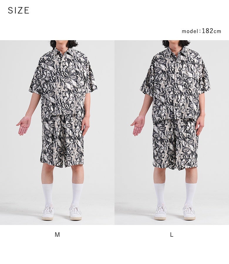 好みのシルエットや体型に合わせて選べるMとLの2サイズ展開。程よくゆとりのあるサイジングと軽やかな素材感がスマートな美バランスをキープし、カジュアルになりすぎない大人の装いを演出します。